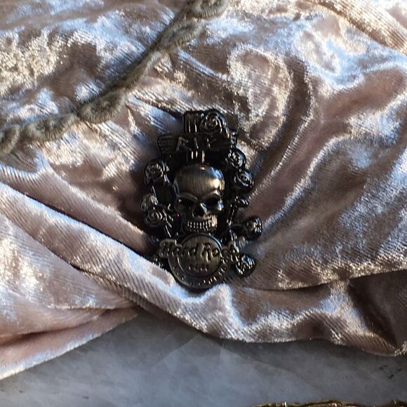 🎃 - Hard Rock San Antonio Chrome Skull Pin! - Picture 3 of 12
